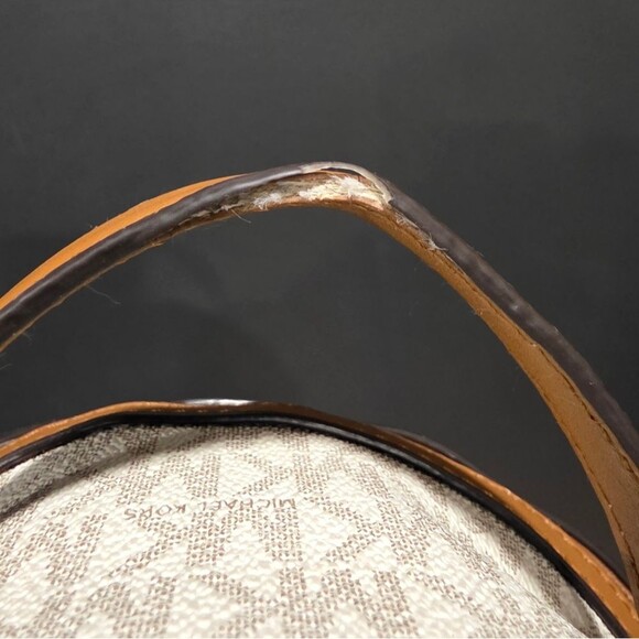 Michael Kors Valerie Medium Backpack Vanilla MK Signature 12x9 - Picture 10 of 15